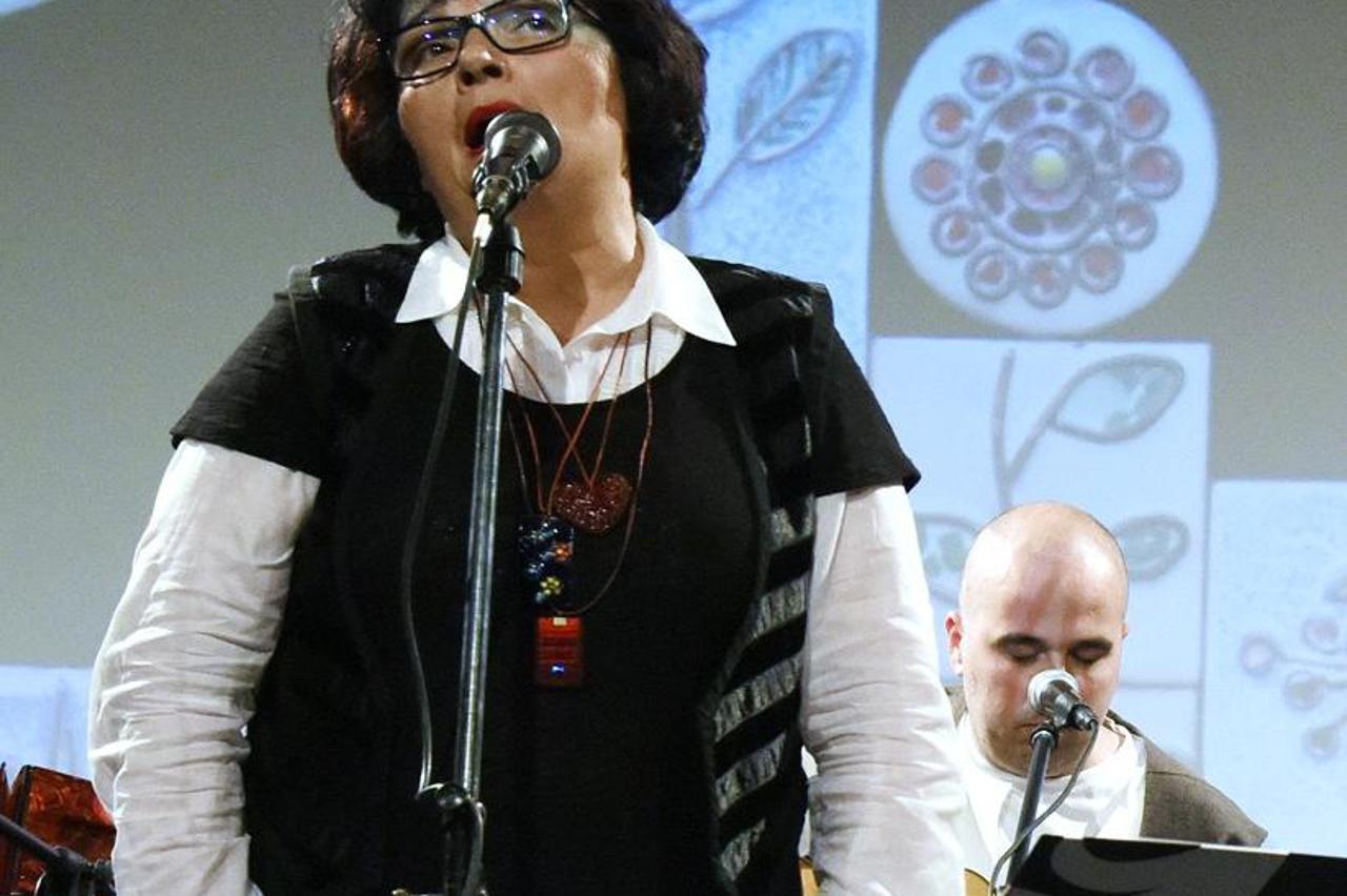 Dunja Knebl i grupa Kololira 