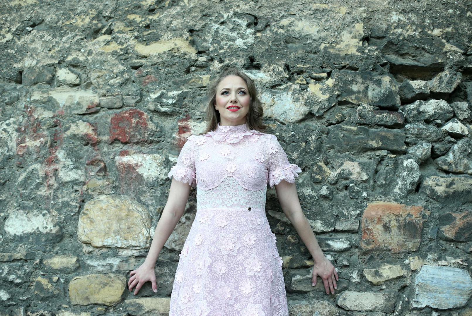 Tamo danas živi sa suprugom, političarem Branimirom Jerneićem (48) za kojeg se udala 2019. godine, daleko od očiju javnosti.