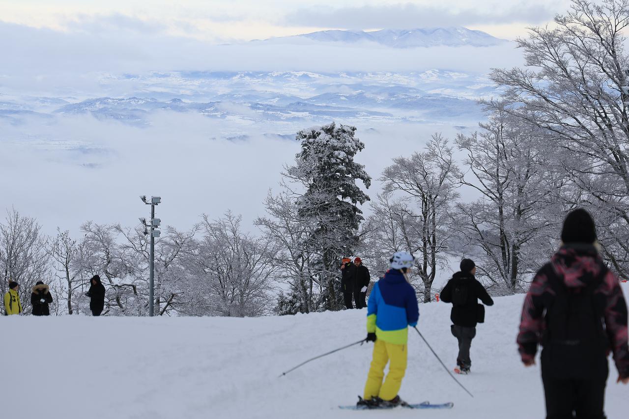 Zagreb: Započela skijaška sezona na Sljemenu 