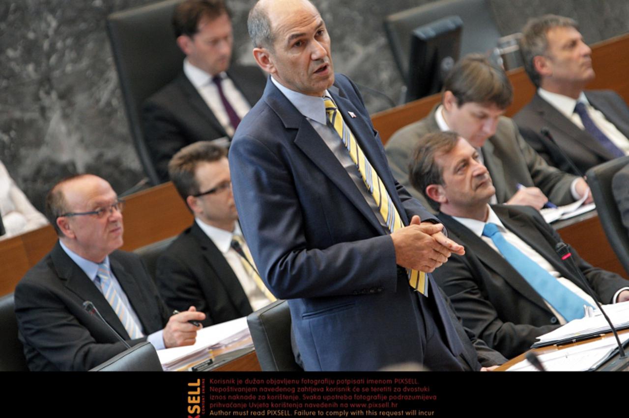 '16.04.2012., Ljubljana, Slovenija - Redovna sjednica Drzavnog zbora. Janez Jansa, Vinko Gorenak, Zvonko Cernac, Karel Erjavec, Janez Sustersic, Senko Plicanic. Photo: Bostjan Tacol/Zurnal24/PIXSELL '