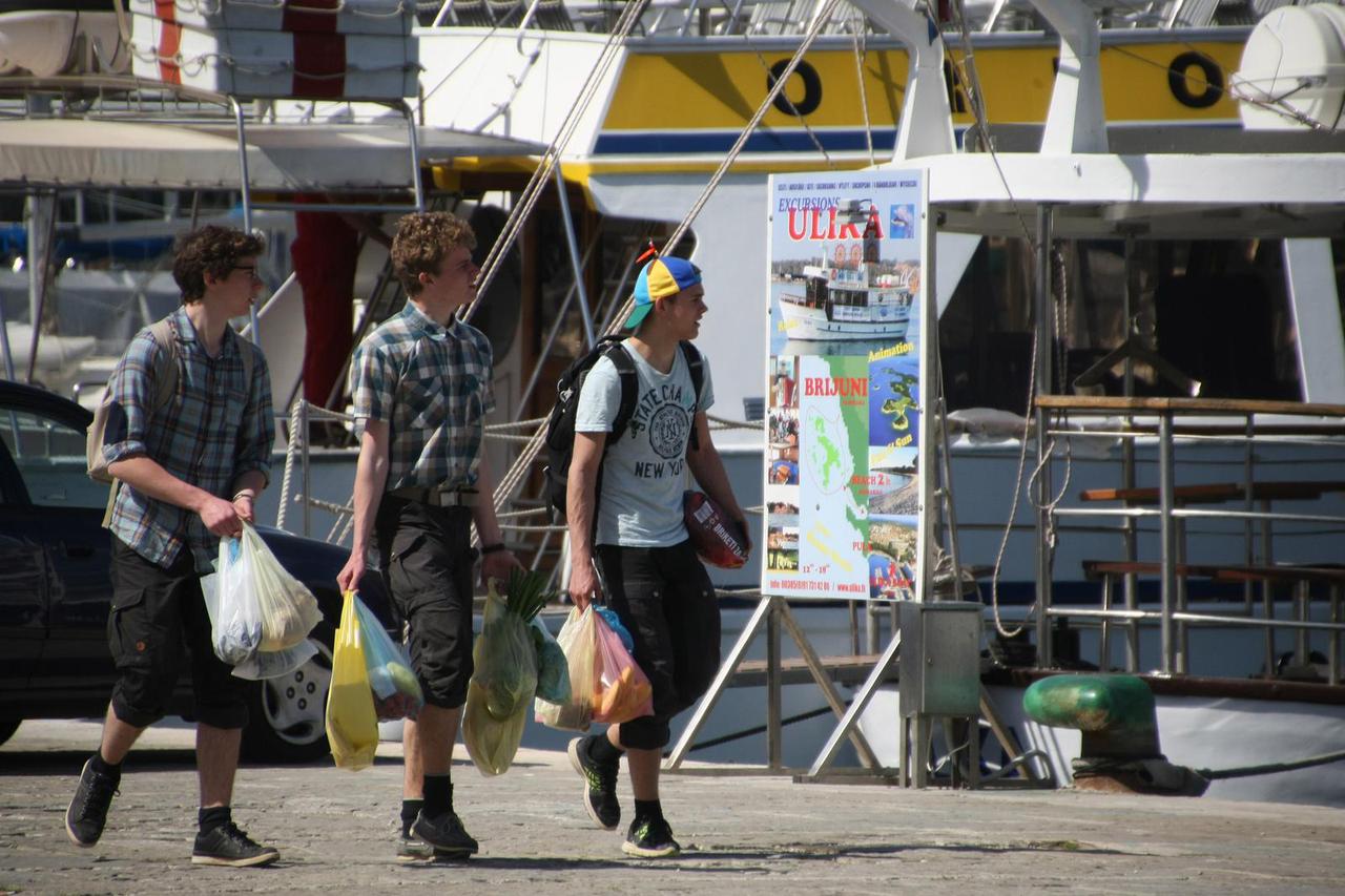 Pula: Srednjoškolci iz NJemačke i Austrije u šetnji gradom