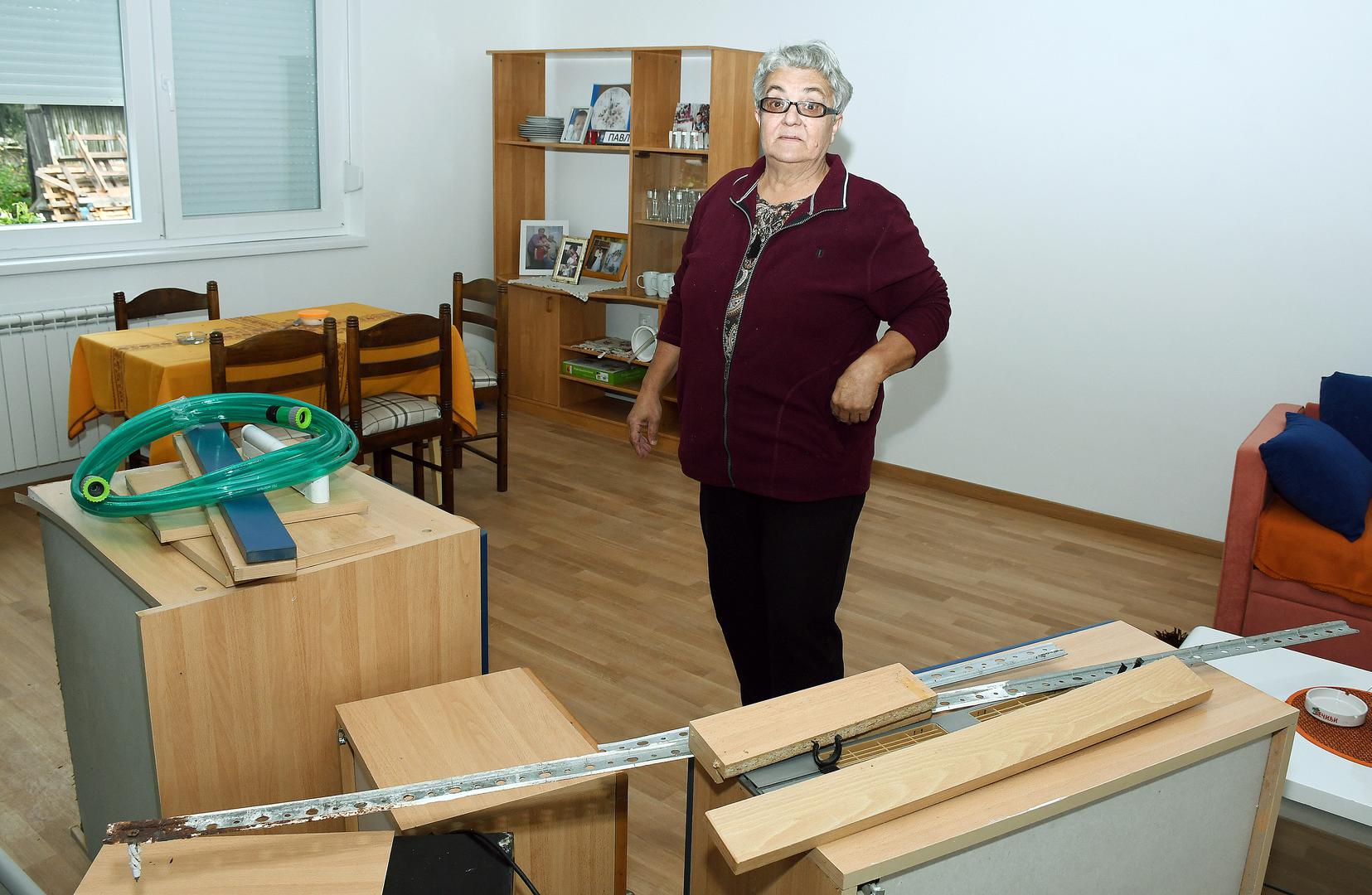 07.11.2023.,Glina, Majske Poljane - Obilazak obnovljenih kuca od strane drzave, onih koje su obnovljene donacijama, ali i ljude koji su i dalje u kontejnerima. Majske Poljane, Stana i Milorad Grubic.. Photo: Nikola Cutuk/PIXSELL