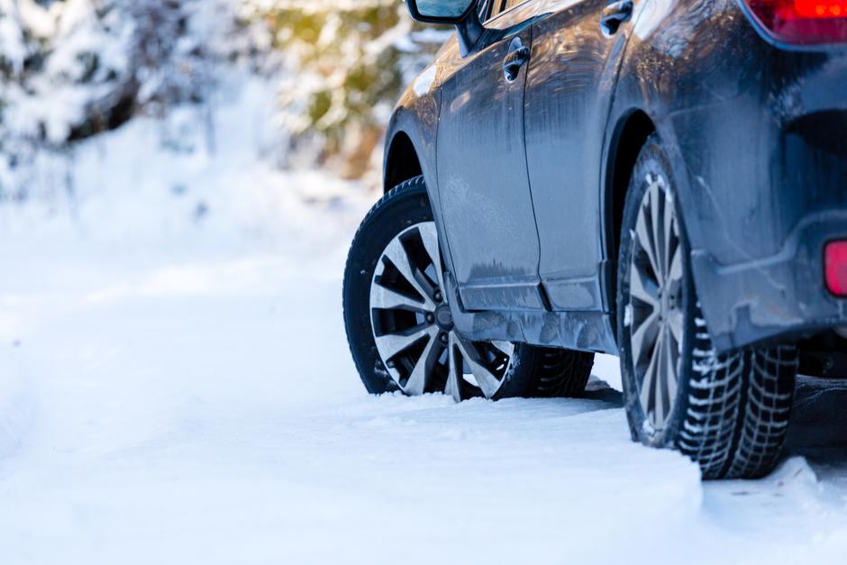 Vožnja zimi čak šest puta opasnija od vožnje ljeti!