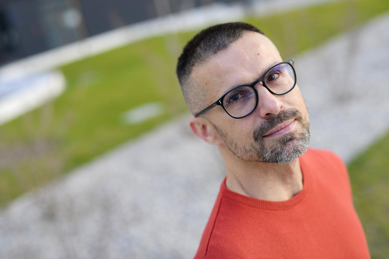 Zagreb: Profesor matematičar  Toni Milun pomaže video instrukcijama na internetu