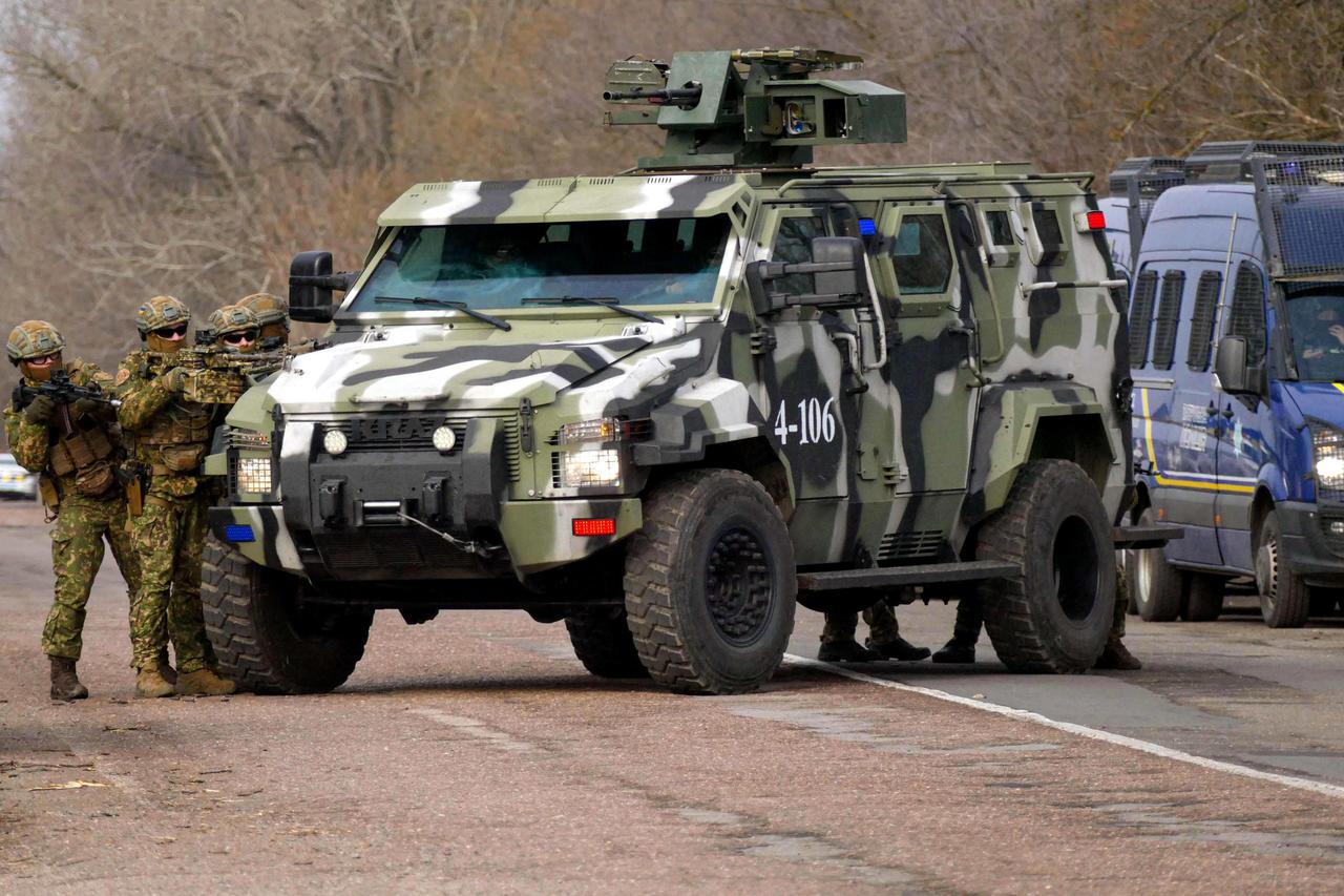 Ukrainian Ministry of Internal Affairs holds drills near Kherson