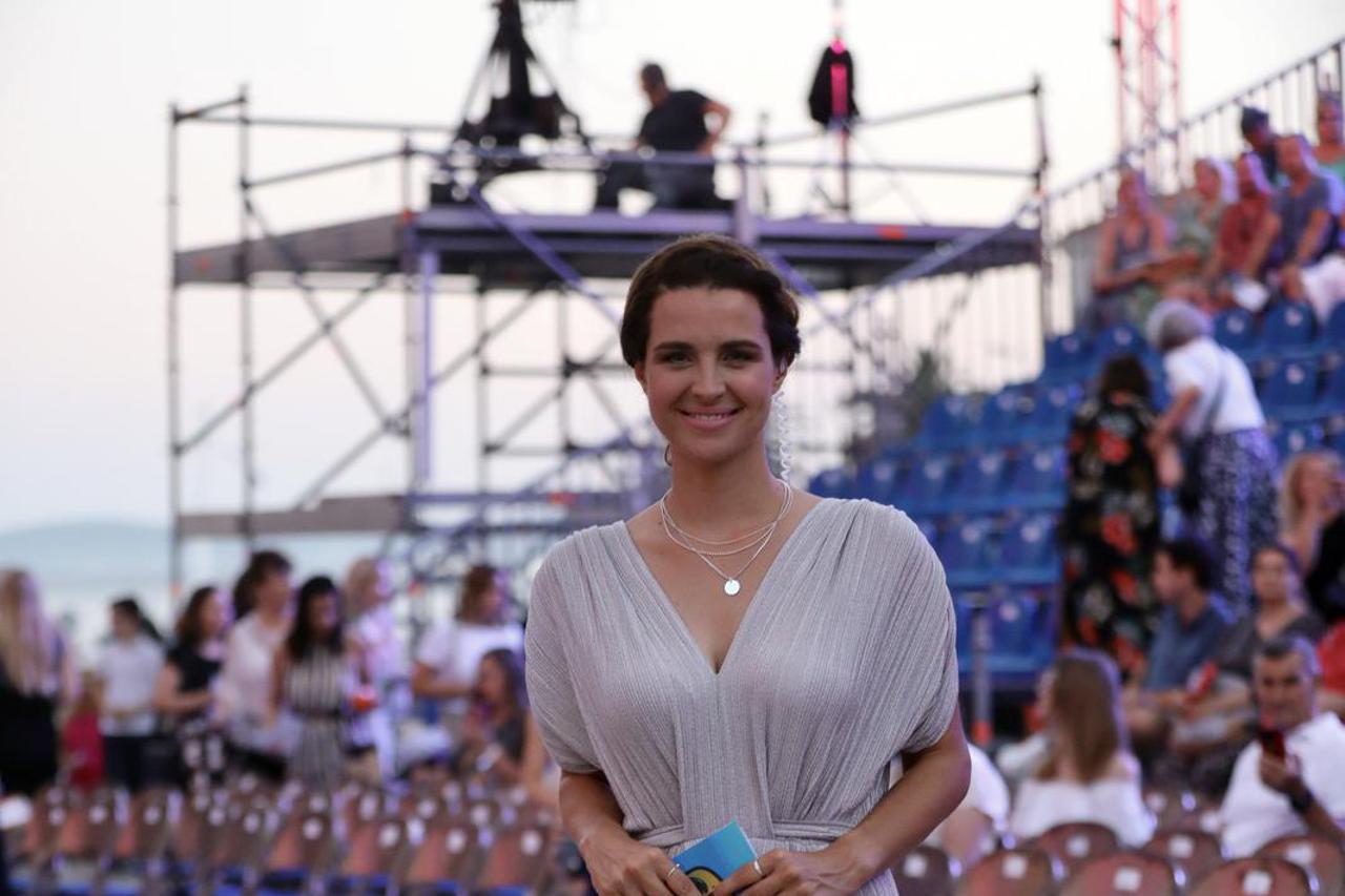 Počela je finalna večer Splitskog festivala