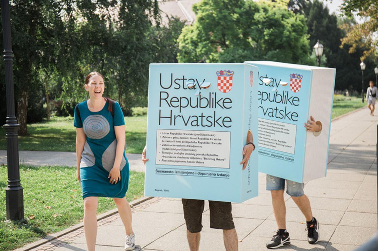 Performans koji je najavio film Rajka Grlića – 'Ustav Republike Hrvatske'