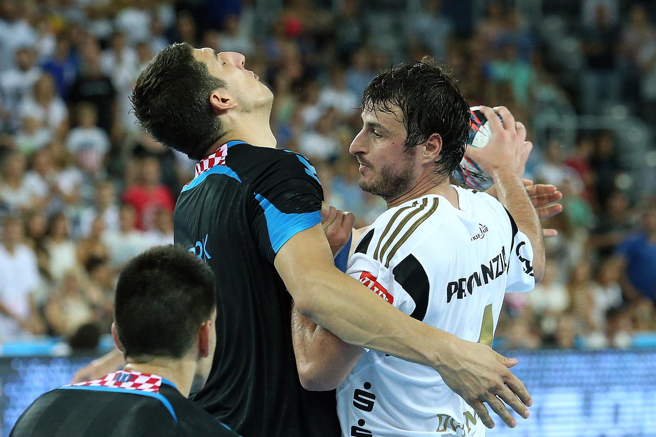 17.09.2015., Arena Zagreb, Zagreb - 1. kolo Velux rukometne lige prvaka: RK Zagreb PPD - THW Kiel. Domagoj Duvnjak, Josip Sandrk.  Photo: Goran Stanzl/PIXSELL