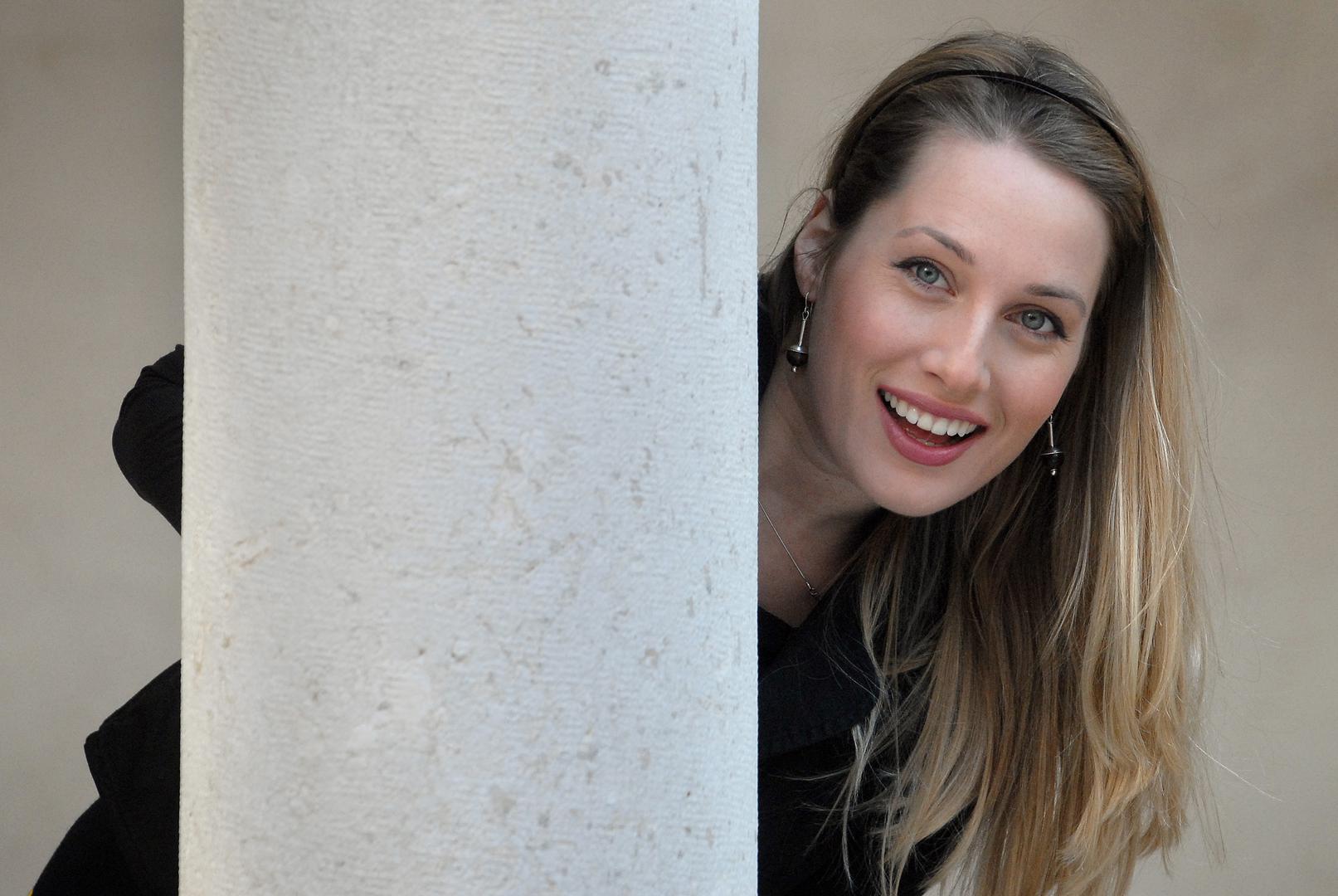 Zagrebačka glumica Csilla Barath Bastaić jedno je od onih lica koje pamtimo s televizijskih ekrana, no posljednjih godina rijetko imamo priliku vidjeti je na društvenim događanjima.