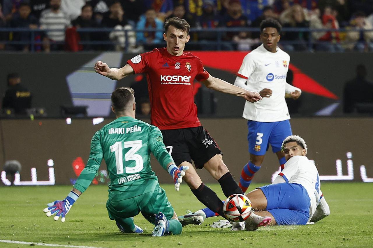 Spanish Super Cup - Semi Final - FC Barcelona v Osasuna