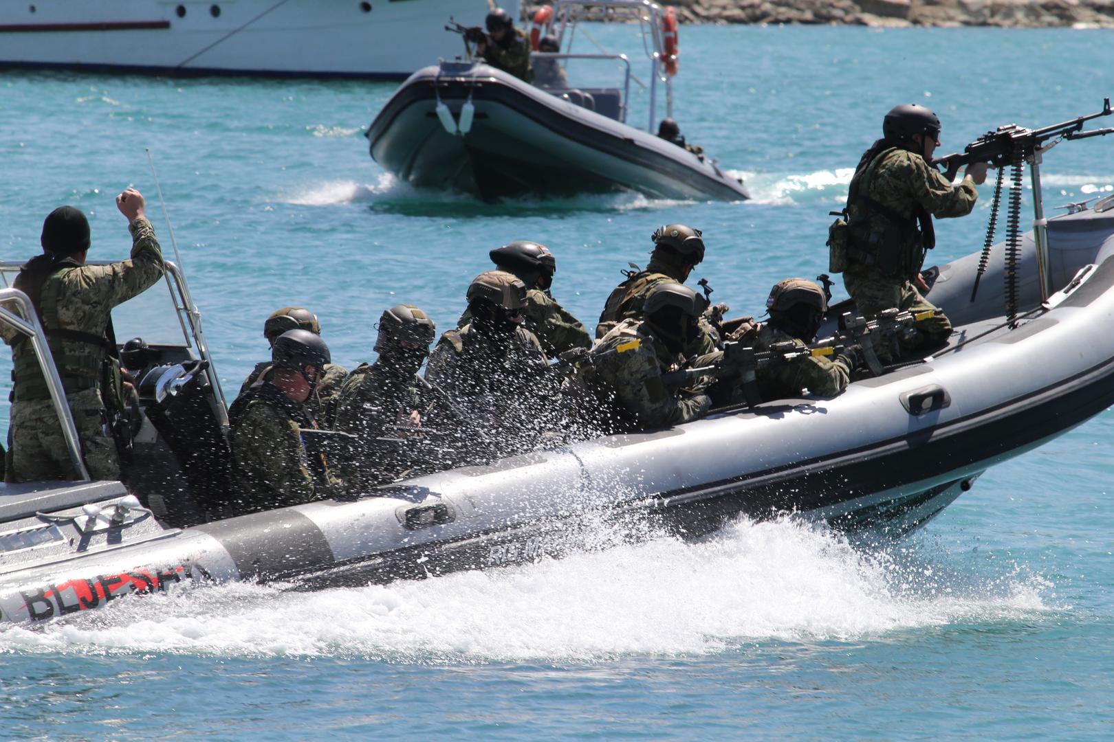 Marincima je prostor odgovarajući, jer je uz vojarnu i prostrani helidrom te morski vezovi, pa će moći koristiti i helikoptere, brze čamce i brze desantne brodove