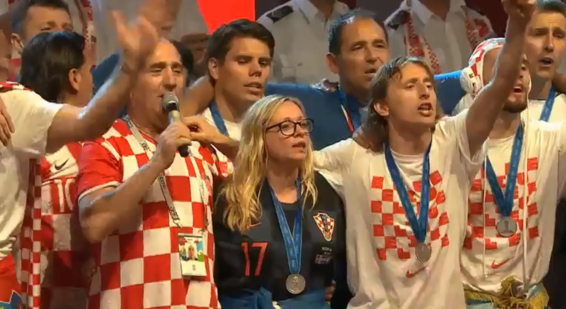 Slavlje tu nije stalo. Kako su sljedećih dana hrvatski reprezentativci odlazili u svoje krajeve, tako su ih i tamo dočekivali razdragani i na svom veselju zahvalni navijači.