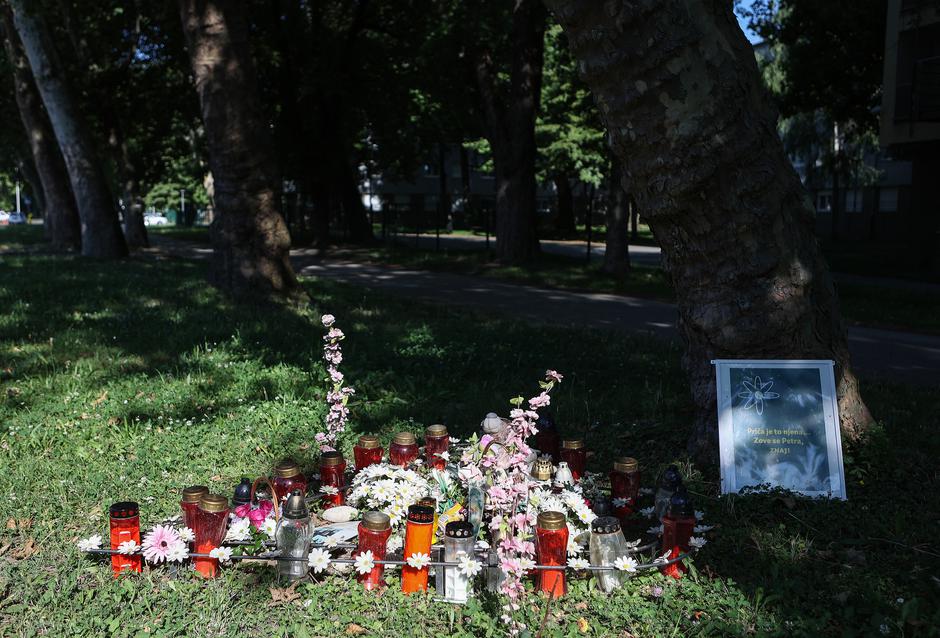 Zagreb: Svijeće za studenticu koja je prije dvije godine poginula u prometnoj nesreći