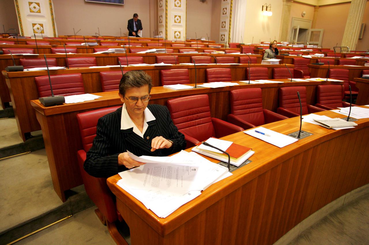 ARHIVA - Zagreb: Zastupnici 5. saziva Hrvatskog sabora