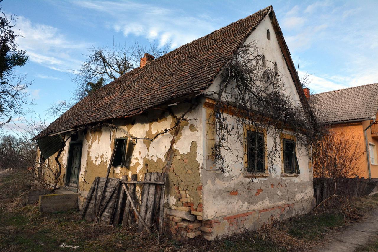 Napuštene kuće i imanja u Slavoniji
