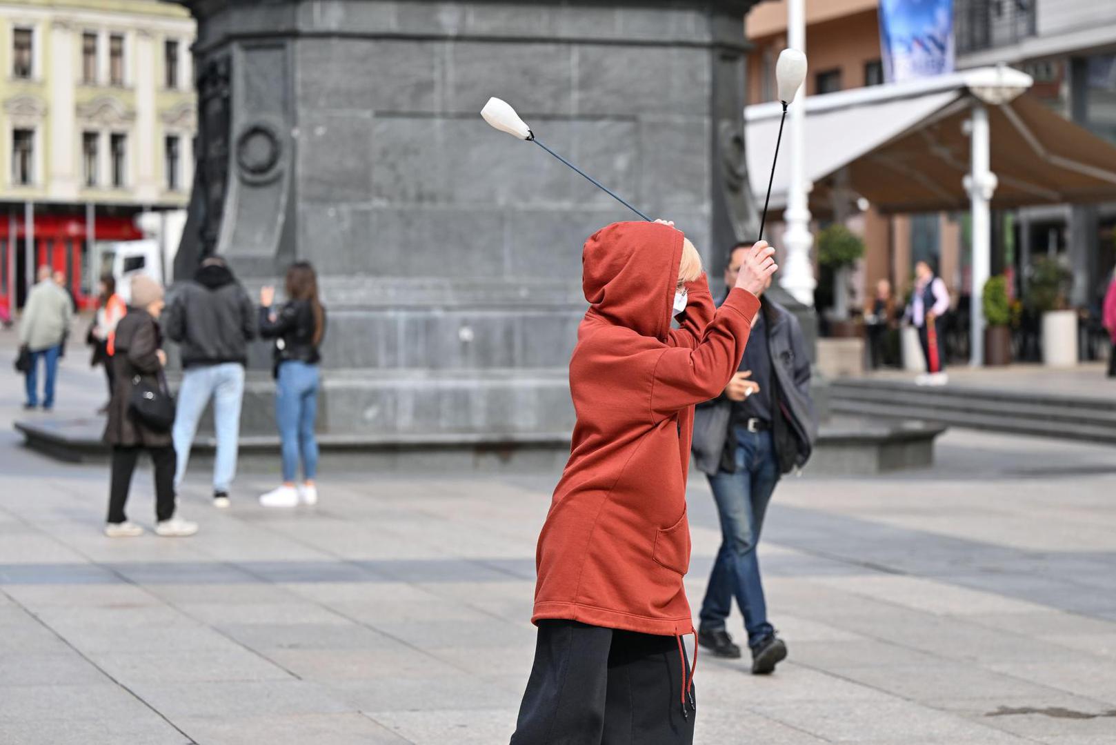 04.05.2024., Zagreb - Prosvjed koji se paralelno odrzao s molitvom muskaraca na Trgu bana Jelacica u Zagrebu. Photo: Neva Zganec/PIXSELL