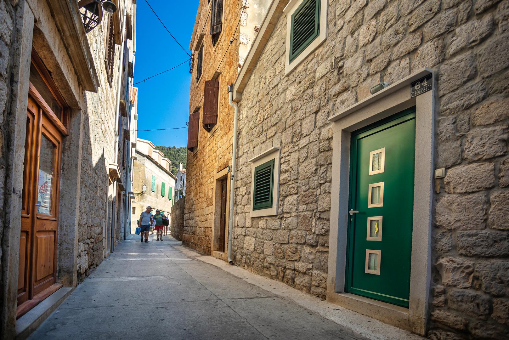 25.07.2021., Komiza, Otok Vis -  Komiza se nalazi na zapadnoj strani otoka Visa u dubokom Komiskom zaljevu. Photo:Davor Javorovic/PIXSELL