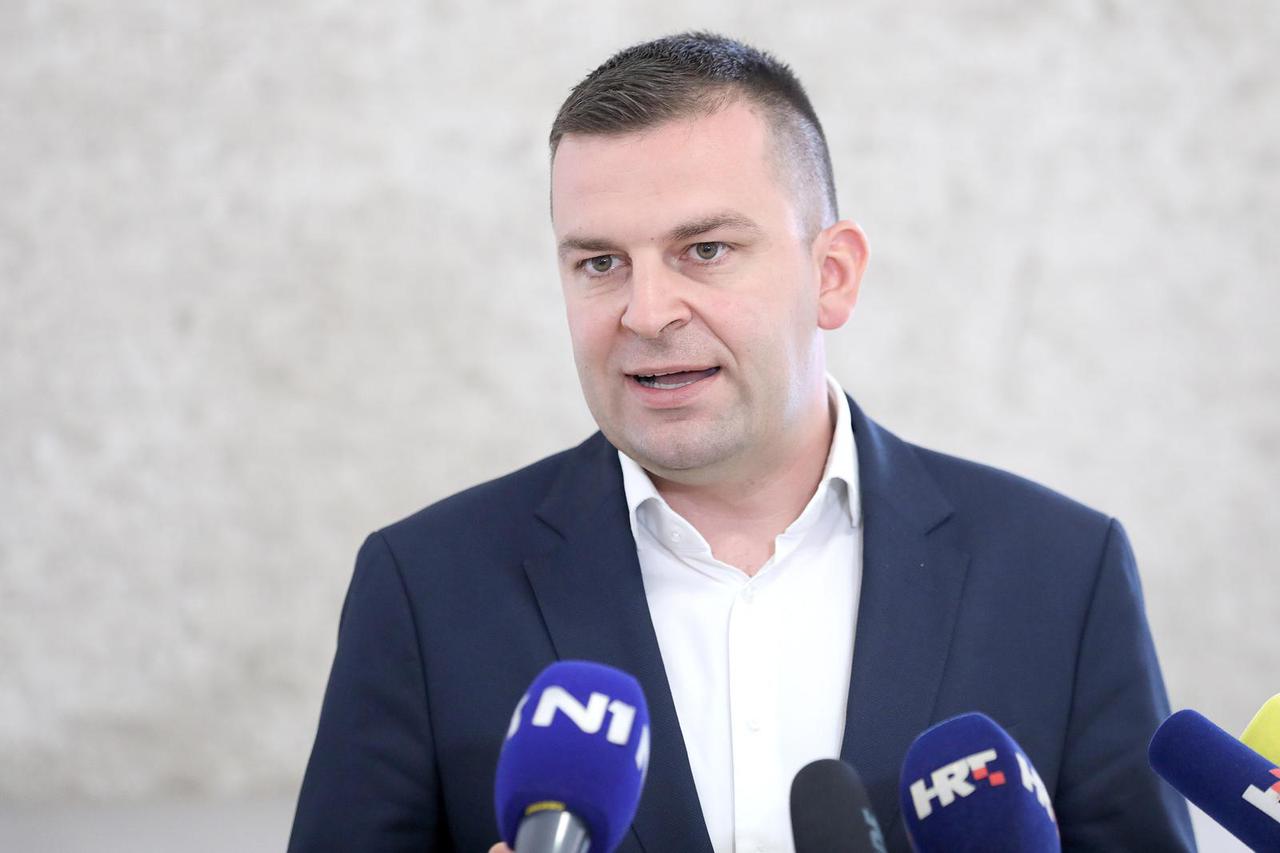 Zagreb:  Dario Hrebak komentirao uhi?enja vezana za EU fondove