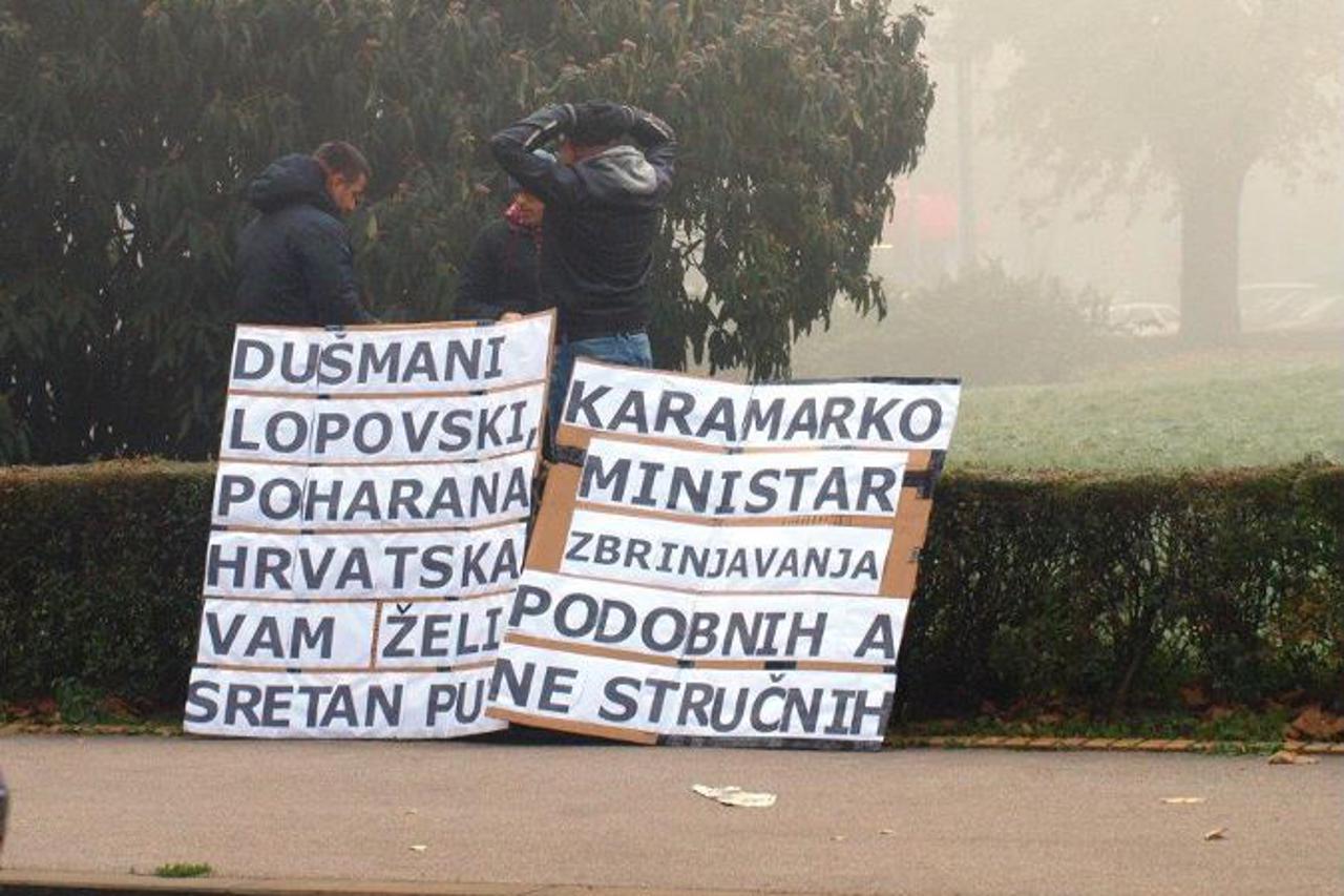 Prosvjed ispred HDZ-a (1)