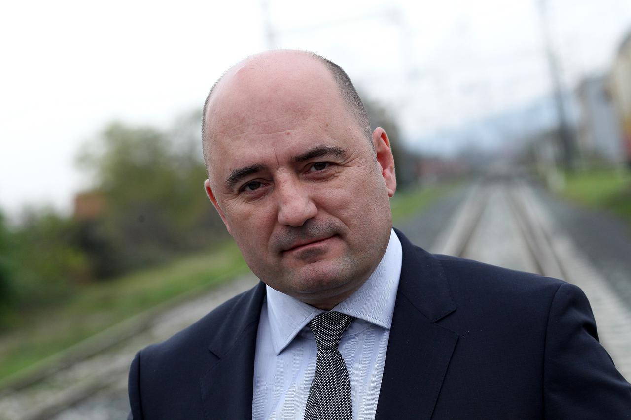 Milijan Brkić, zamjenik šefa HDZ-a, u drugoj jedinici sa zadnjeg, 14. mjesta bori se za ulazak u Sabor, ali i za poziciju u stranci osvojenim preferencijalnim glasovima