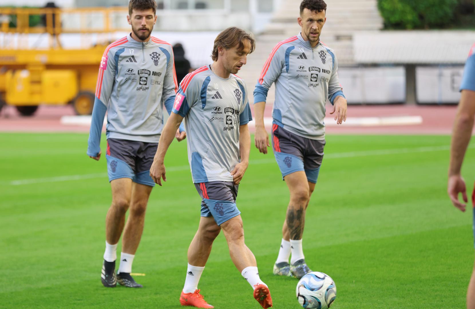 Hrvatska nogometna reprezentacija odradila je trening na Poljudu u Splitu.