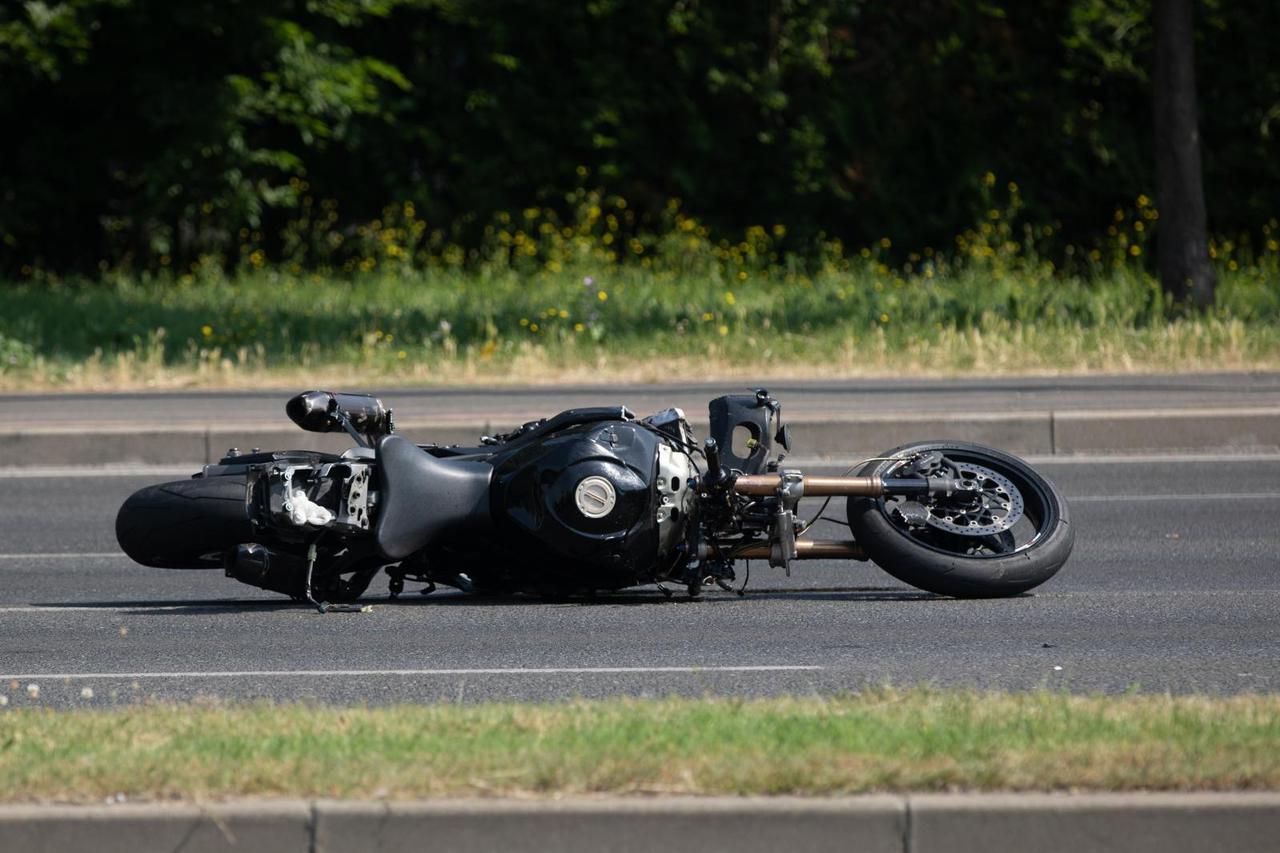 Zagreb: U prometnoj nesreći motora i bicikla stradale dvije osobe