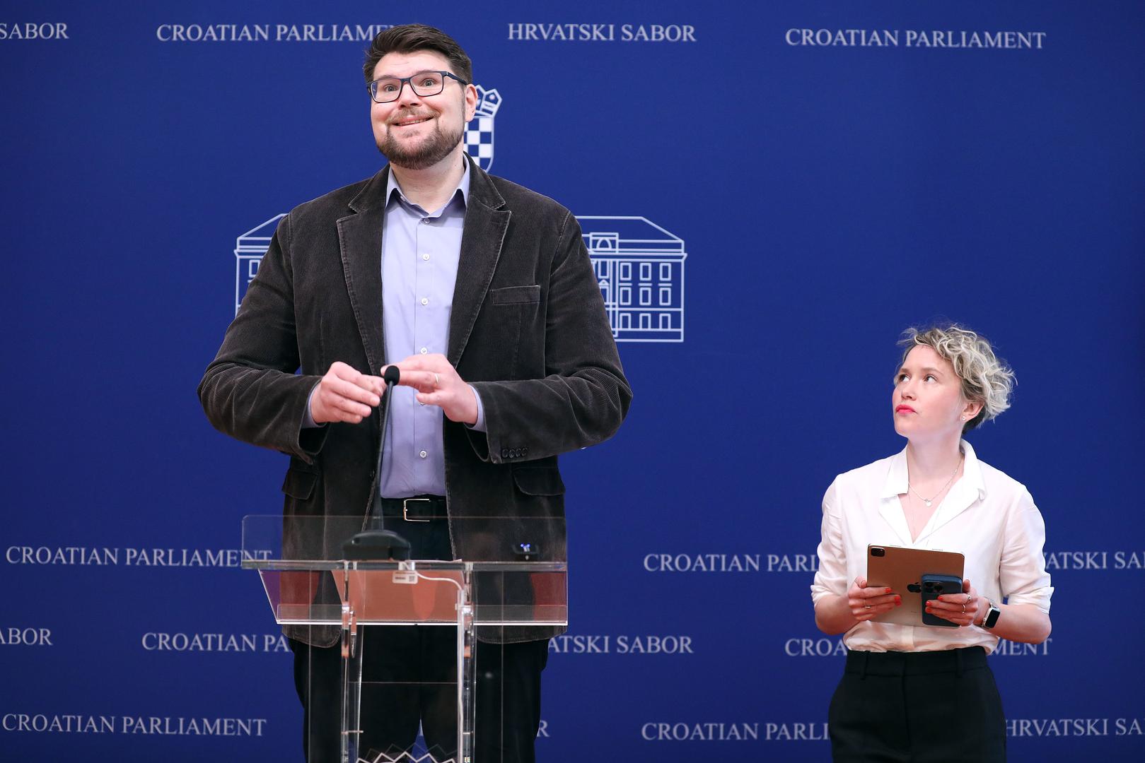 16.05.2023., Zagreb - Na konferenciji za medije klubova zastupnika SDP-a i Mozemo! odrzanoj u Saboru o temi „Prijedlog Zakona o izmjeni Zakona o kreditnim institucijama (Agencije za naplatu potrazivanja)“ govorili su Pedja Grbin i Ivana Kekin. Photo: Patrik Macek/PIXSELL