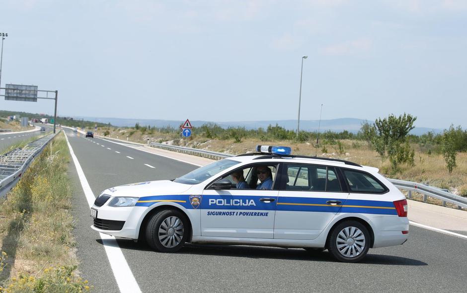 policija