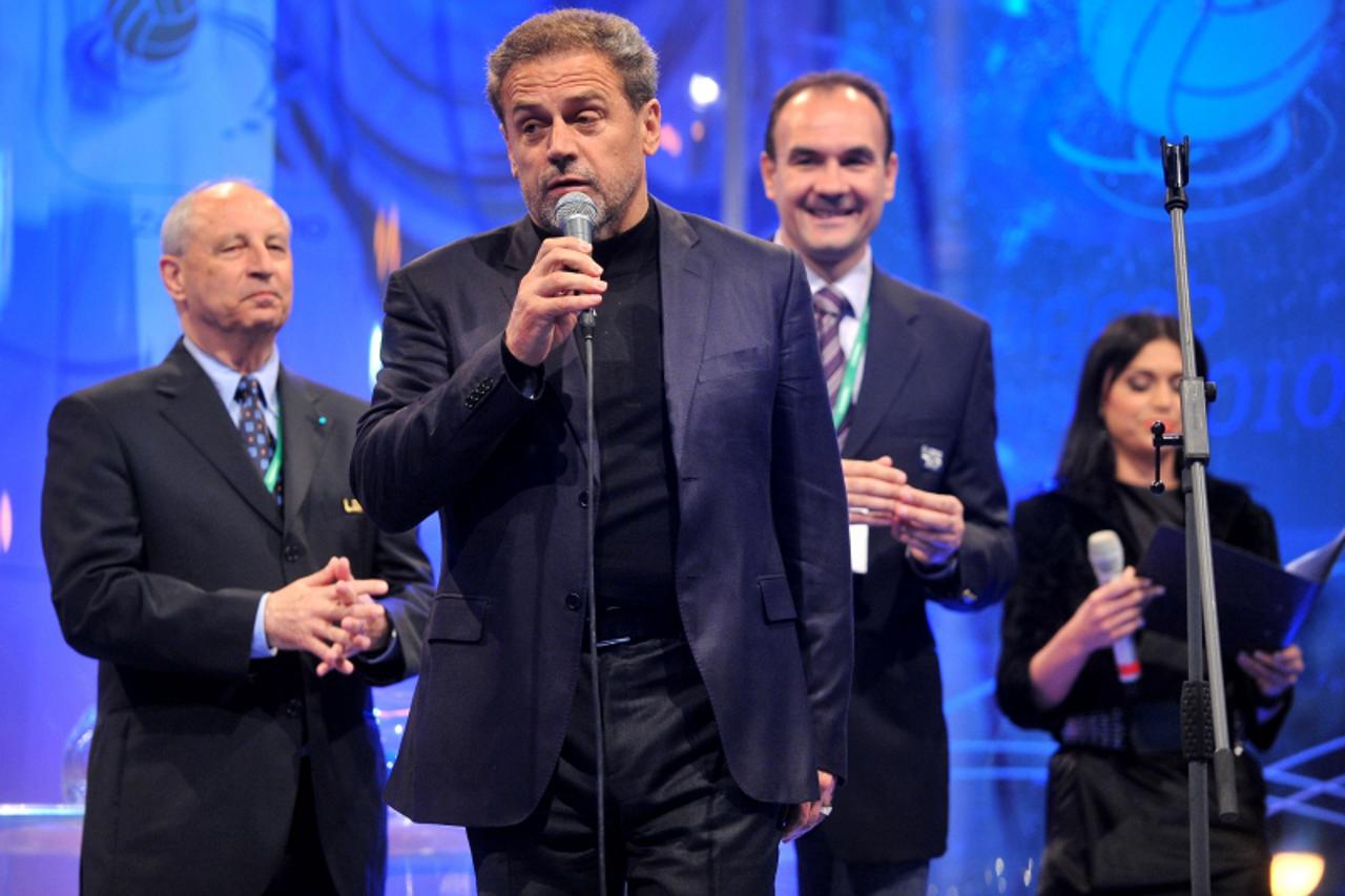 '21.05.2010., Trg bana Jelacica, Zagreb - Zdrijeb skupina uoci Europskog prvenstva u vaterpolu, koje ce se u kolovozu i rujnu odrzati u Zagrebu. Milan Bandic, Perica Bukic Photo: Marko Lukunic/PIXSELL