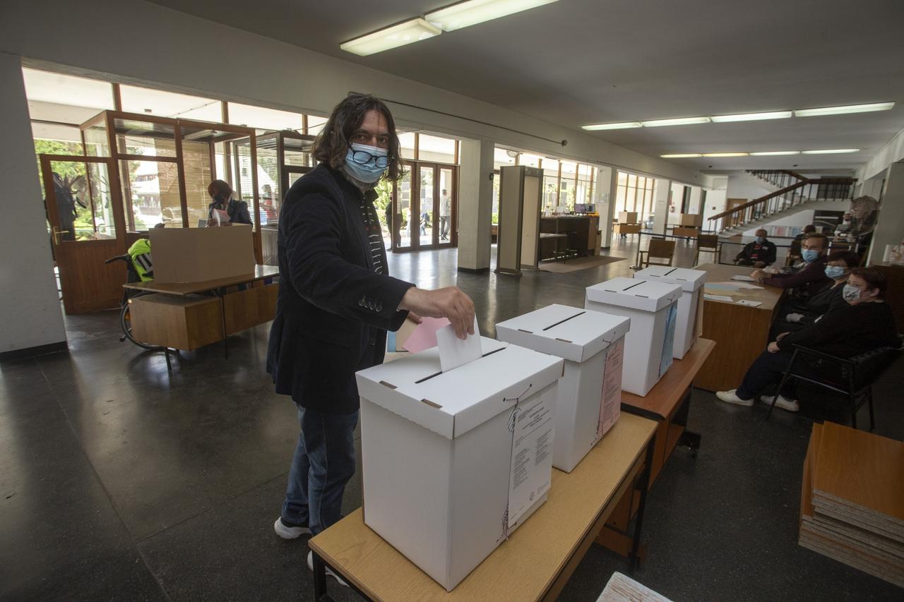 Varaždin: Ivan Čehok sa suprugom i kćerkom stigao na briačko mjesto