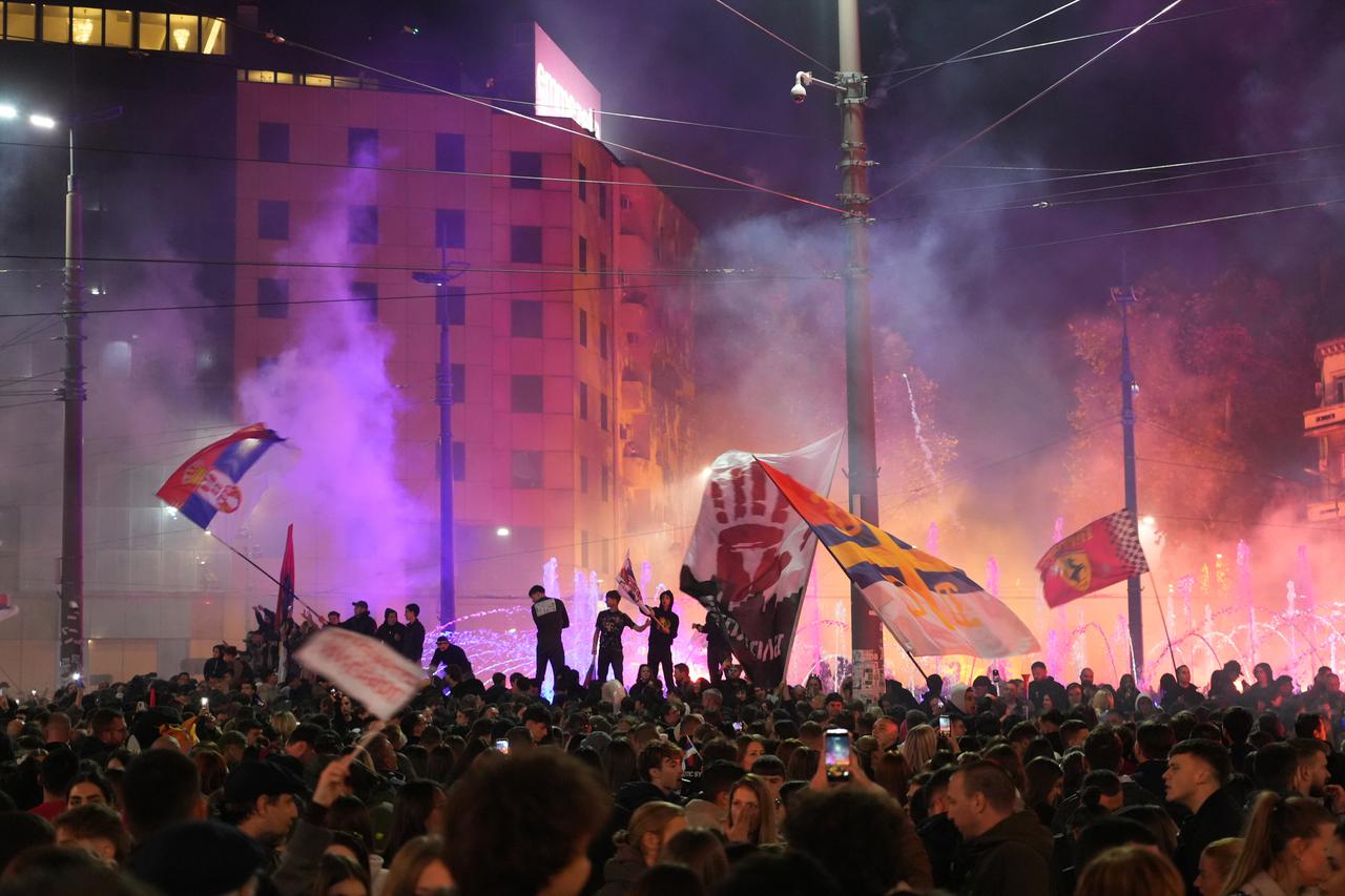Beograd: Slavlje Studentata u blokadi i građana na Slaviji zbog pobjede Studentske liste