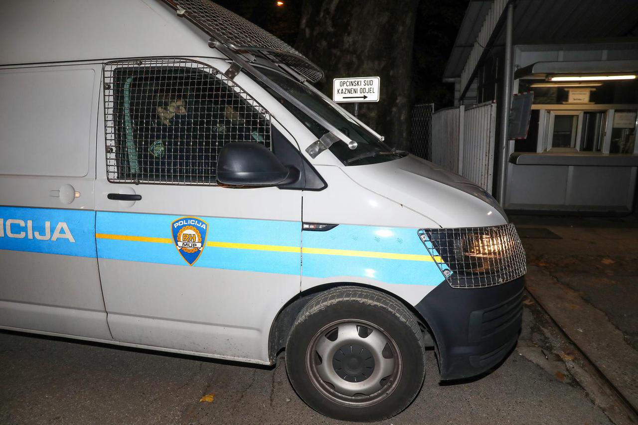 Zagreb: Policija dovodi Gabrijelu Žalac na Općinski kazneni sud