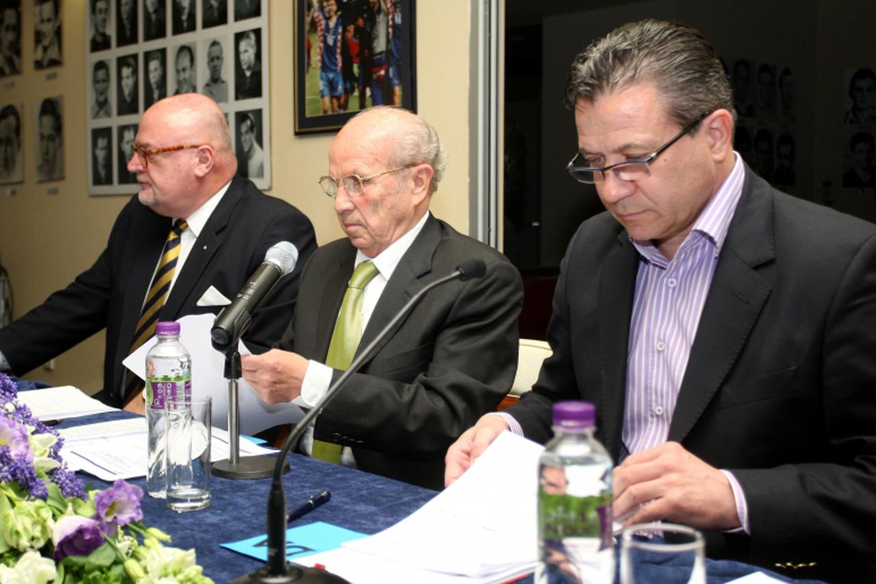 '12.04.2011., Maksimir, Zagreb - Za vrijeme izvrsna skupstina  NK Dinama Bad Blue Boysi prosvjedovali su ispod zapadne tribine.Marijan Hanzekovic, Mirko Barisic i Damir Vrbanovic. Photo: Igor Kralj/PI