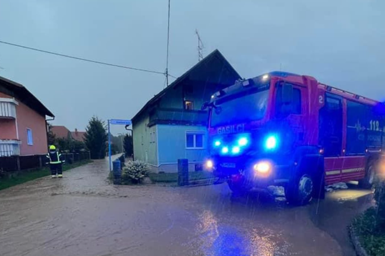 Poplave u Sloveniji NK Radomlje