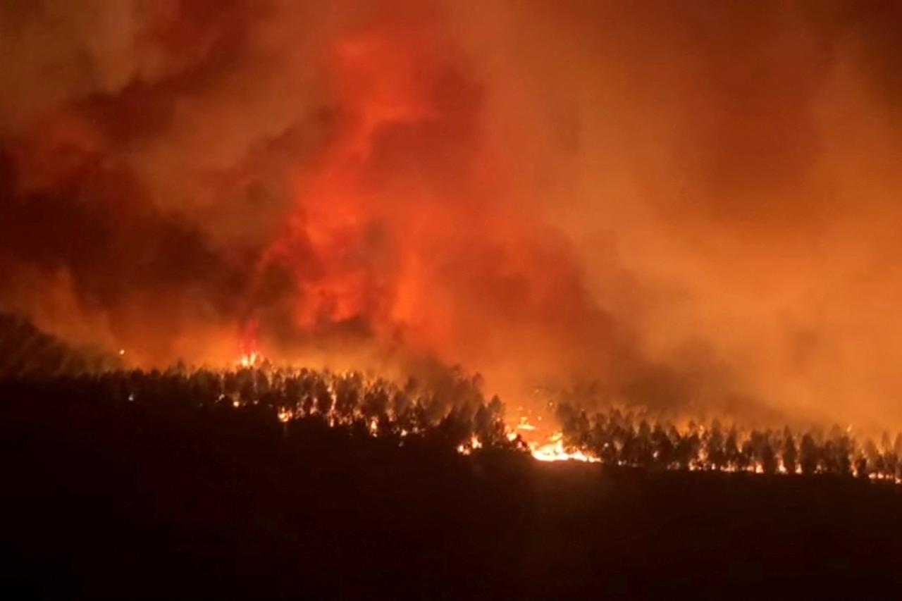 Wildfires rage in southwestern France amid new heatwave