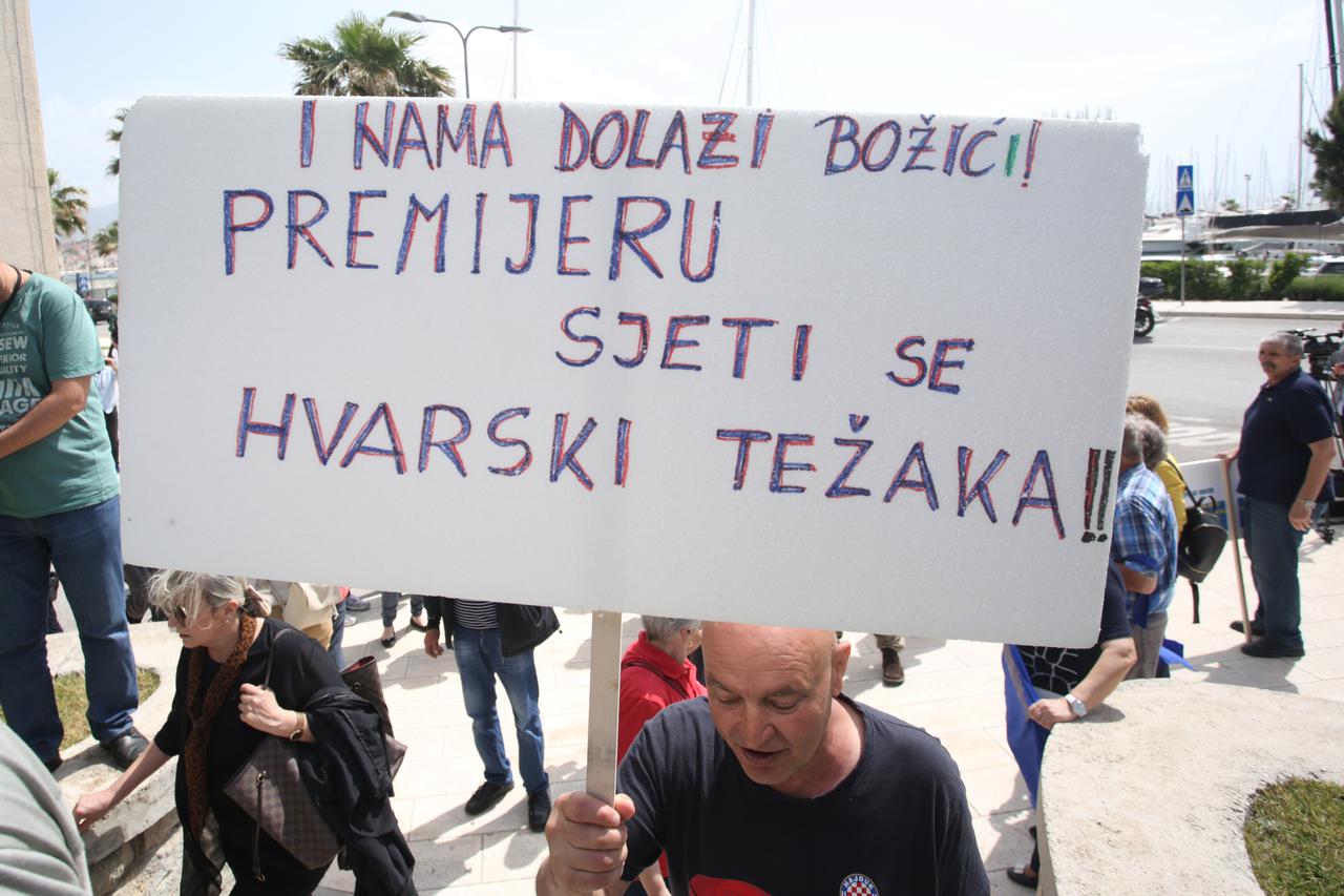 Prosvjed radnika Dalmacijavina uoči sjednice Vlade