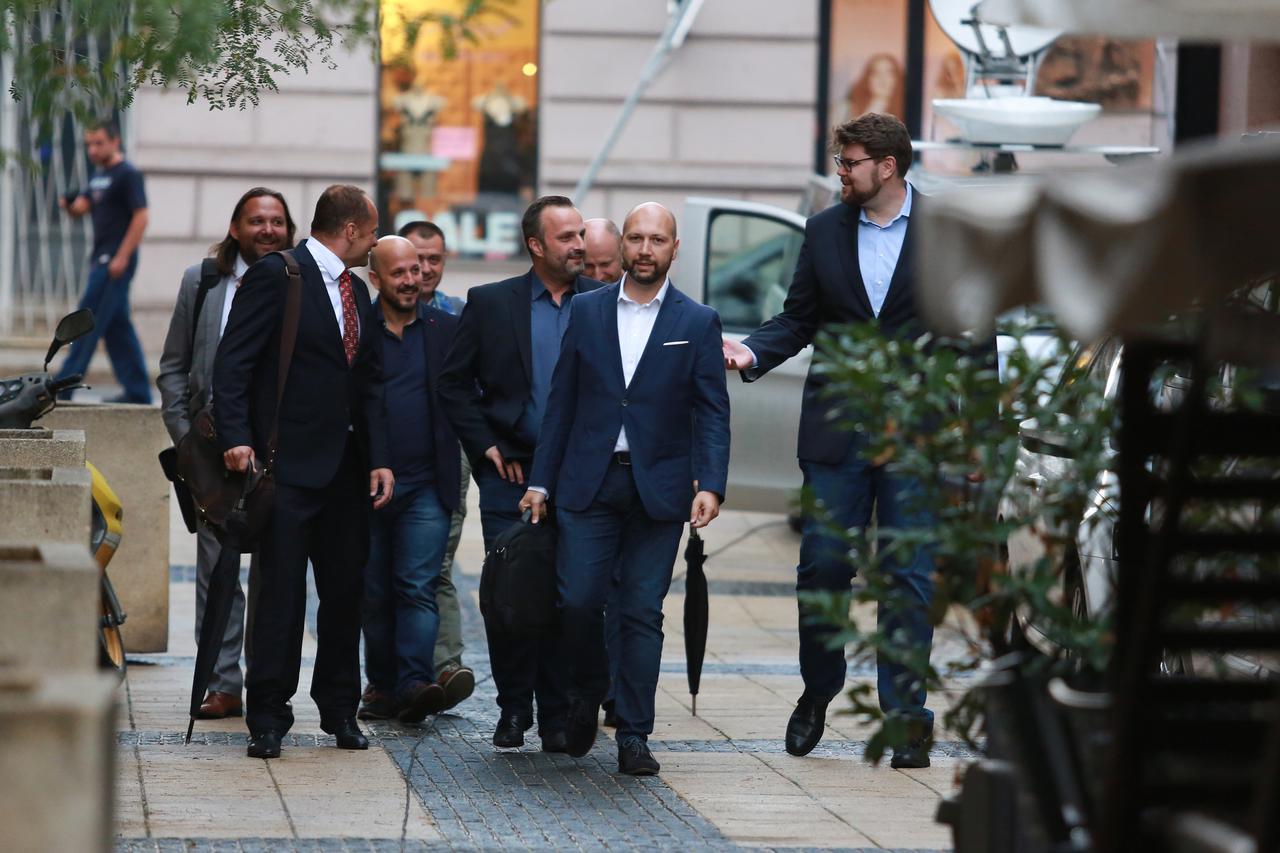 Glavni odbor SDP-a 14. srpnja suspendirao je četvoricu zbog pokušaja stranačkog puča, tj. rušenja Bernardića