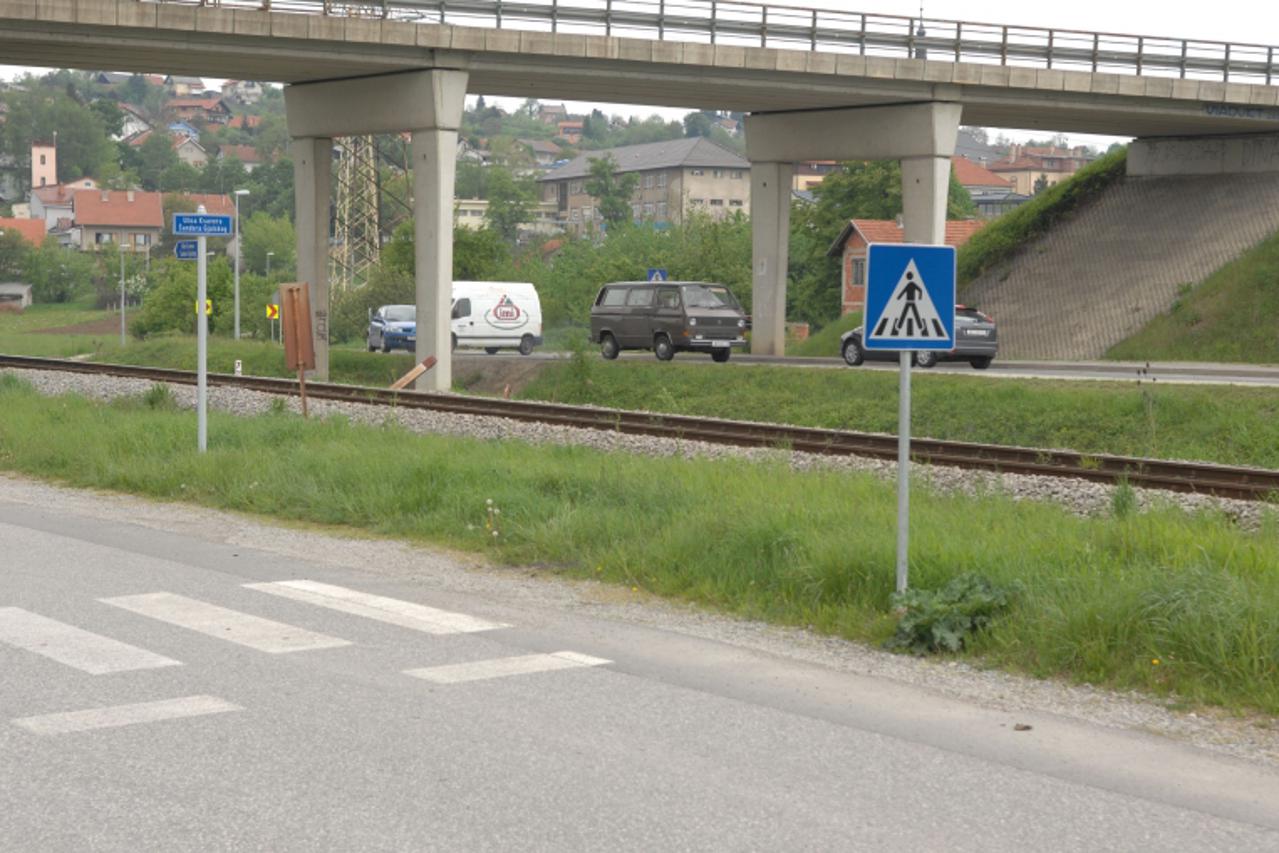 '27.04.2011. Lug zabocki, Zabok - U nastavku zebre sagradit ce se pruzni prijelaz za pjesake koji ce spojiti dvije ceste. Photo: Matija Topolovec/PIXSELL'