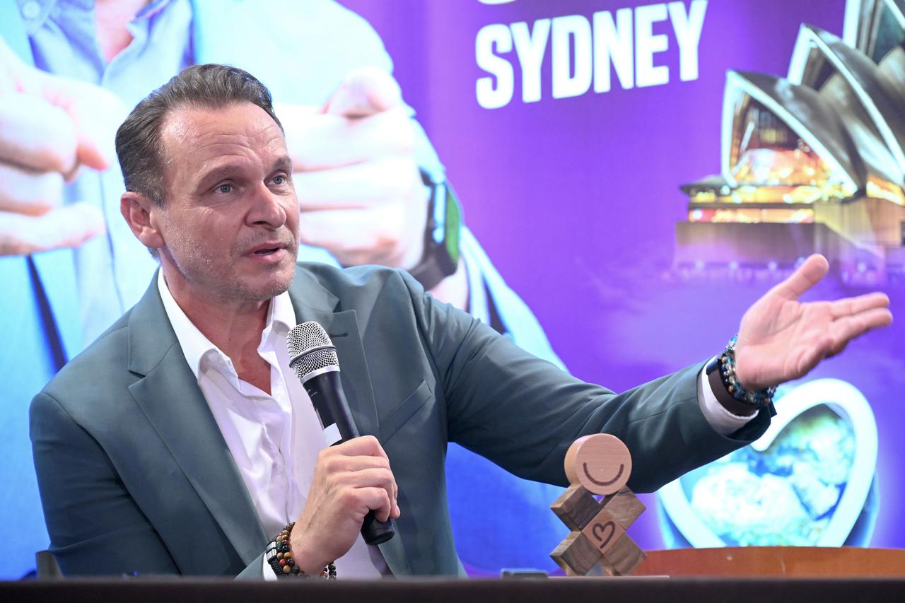 Zagreb: Enis Bešlagić najavio nastup u Lisinskom i Sydney Opera House
