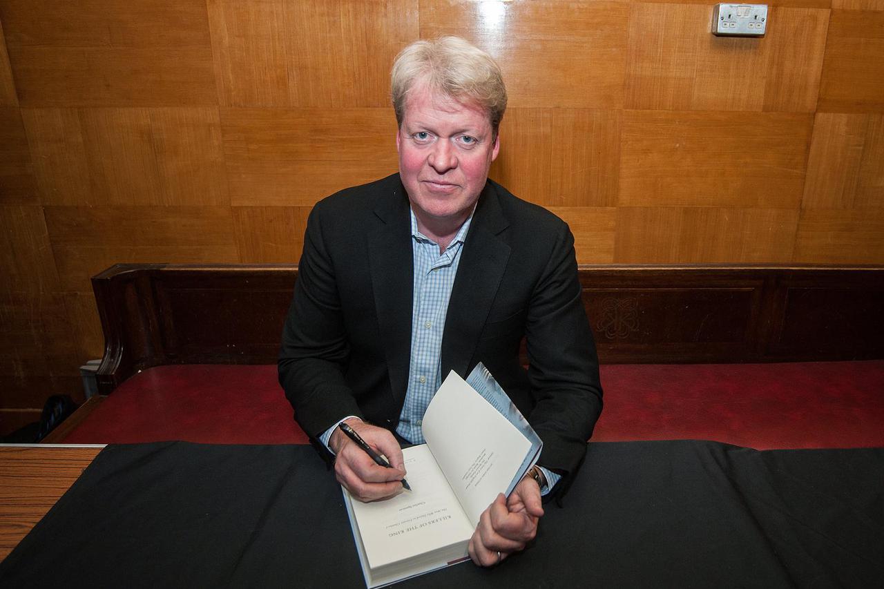 London: Earl Charles Spencer potpisivao svoju knjigu