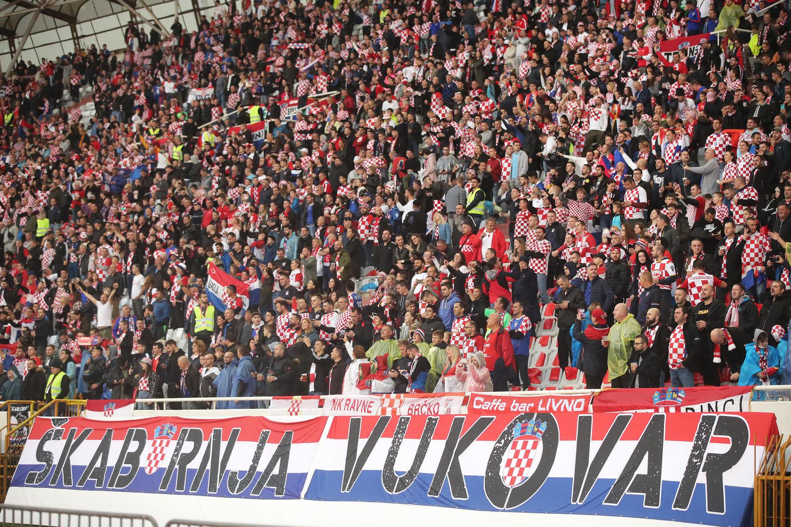 Na utakmicu su osim brojnih navijača sa svih strana Hrvatske i inozemstva stigle i brojne poznate osobe.