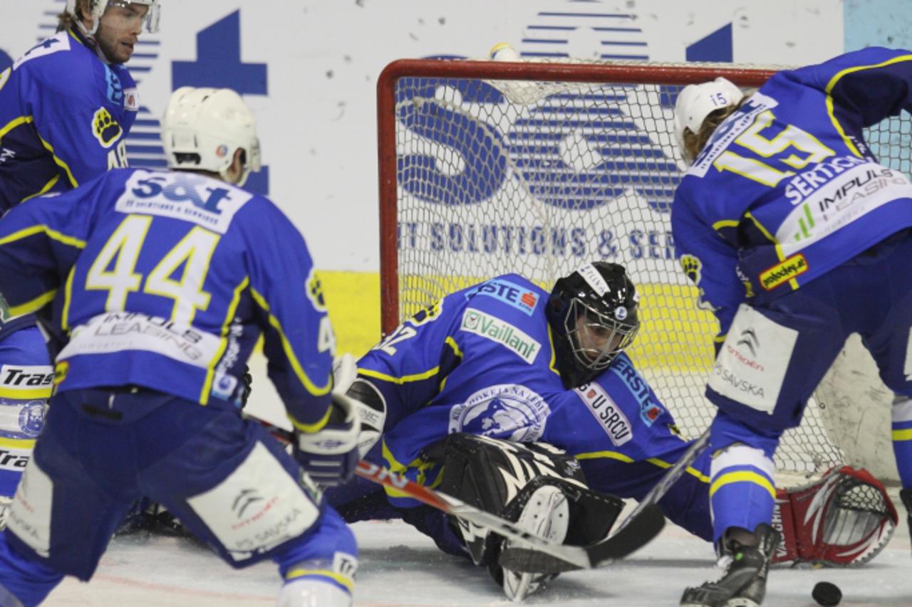 '28.02.2010., Zagreb - Hokejaska utakmica EBEL lige, doigravanje cetvrtina finala, ledena dvorana Doma sportova, KHL Medvescak Zagreb - Moser Medical Graz.  Photo: Zeljko Lukunic/PIXSELL'