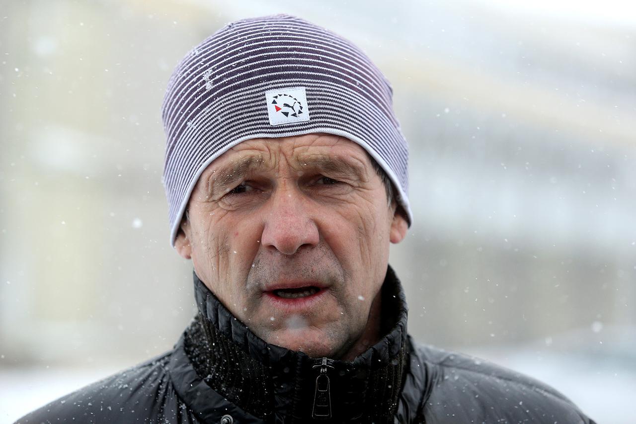 06.02.2015., Zagreb - Nakon dva mjeseca pritvora, Reno Sinovcic izasao je iz zatvora u Remetincu, te ce se braniti sa slobode. Izvanraspravno vijece Zupanijskog suda prihvatilo je zahtjev obrane da mu se jamcevina od 10 milijuna kuna zamijeni zalogom nekr
