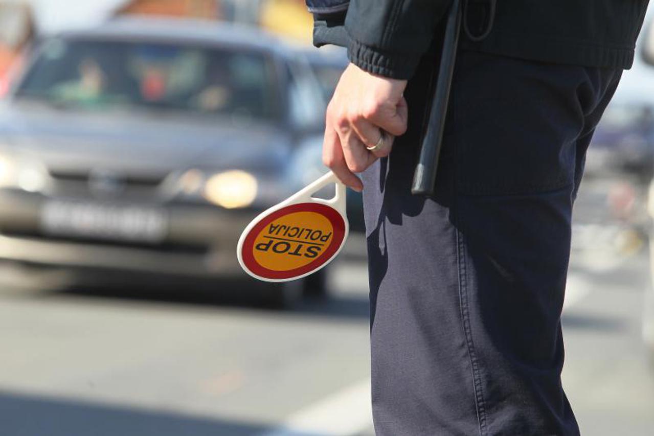 prometna policija,prometnik,lizalica