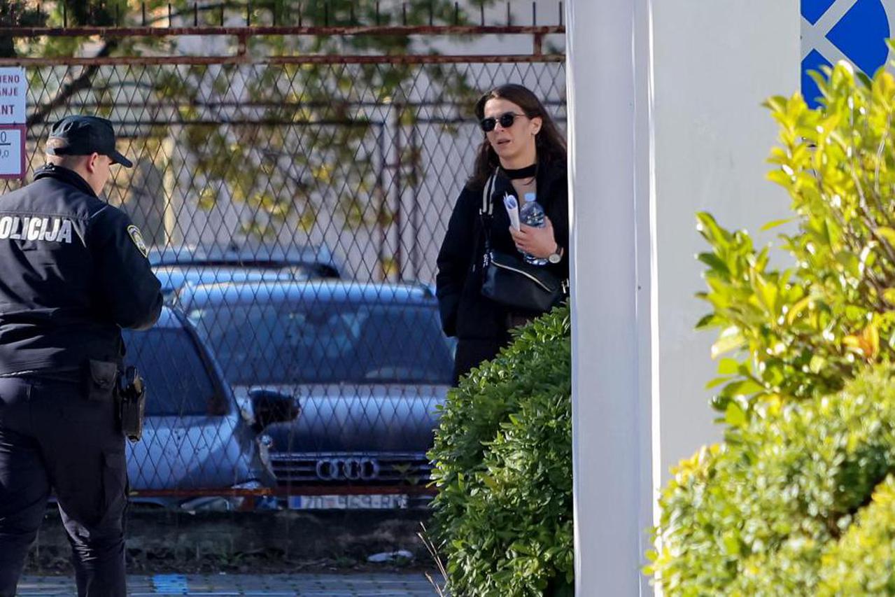 Zadar: Privođenje Melite Vrsaljko na prekršajni sud radi vožnje u pijanom stanju