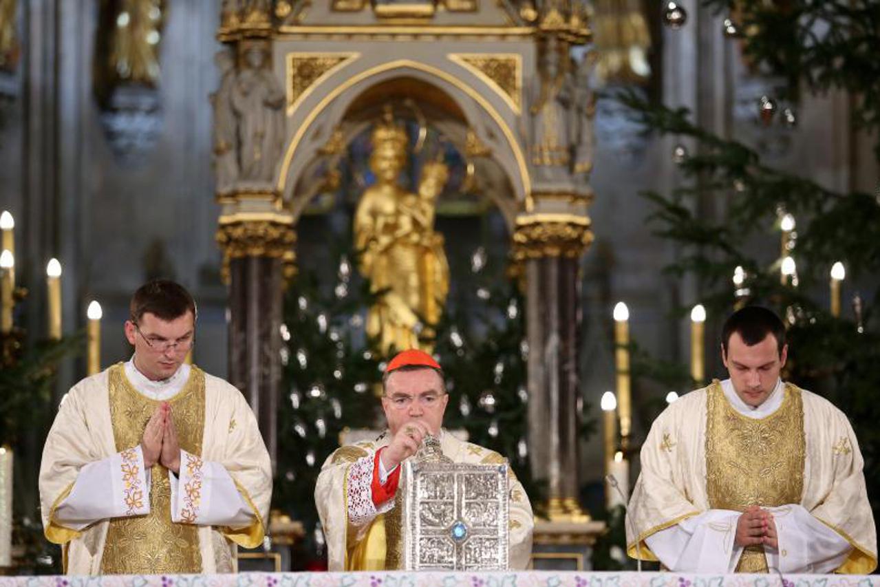 Božićna misa u katedrali (1)