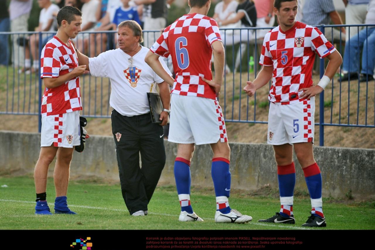 \'19.07.2011., stadion Sloga, Cakovec - Prijateljska utakmica, NK Sloga Cakovec - hrvatska reprezentacija U-20. Izbornik reprezentacije Ivan Grnja.   Photo: Marko Jurinec/PIXSELL\'