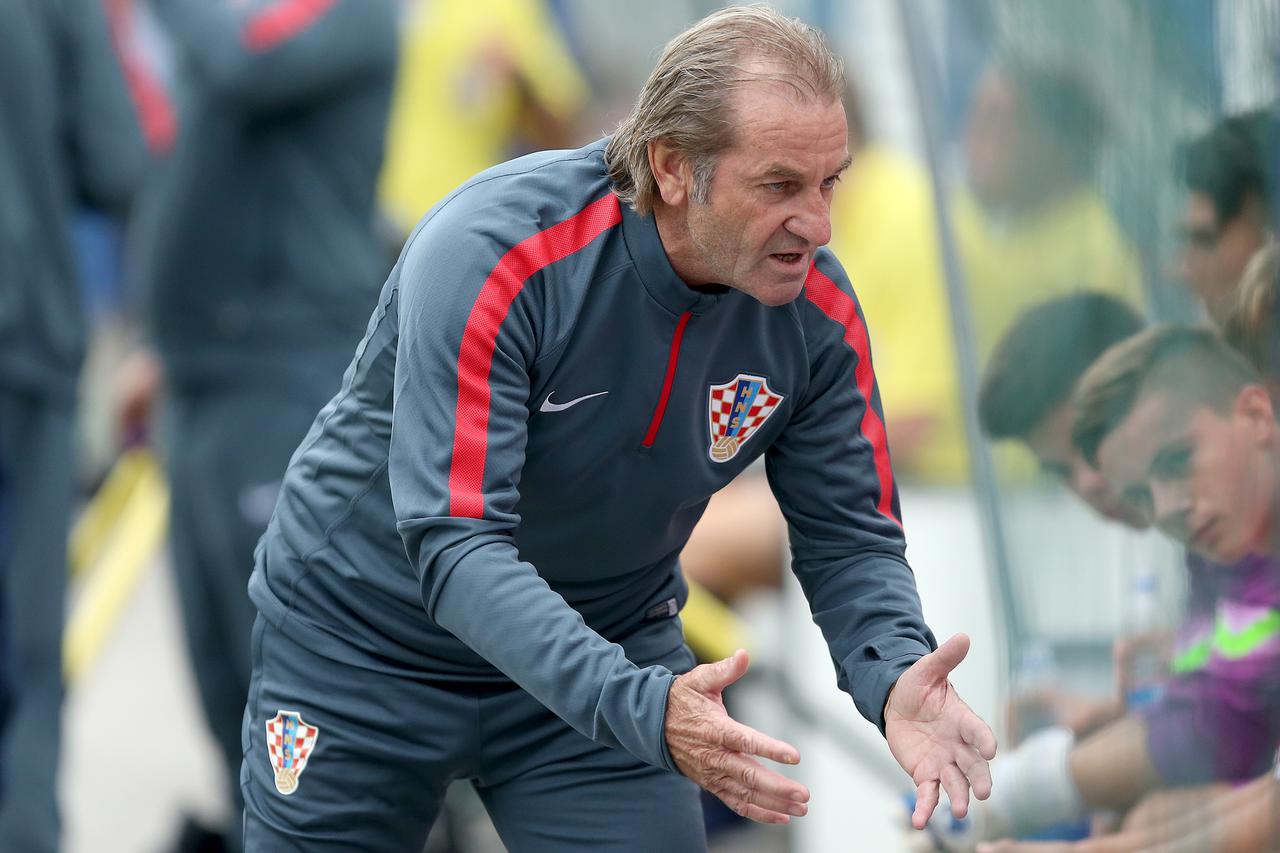 20.08.2015., Zagreb - Kadetski medjunarodni memorijalni turnir Mijo Etlinger, NK Hrvatski dragovoljac - U16 reprezentacija RH. Izbornik Hrvatske reprezentacije U16 Milivoj Bracun. Photo: Igor Kralj/PIXSELL