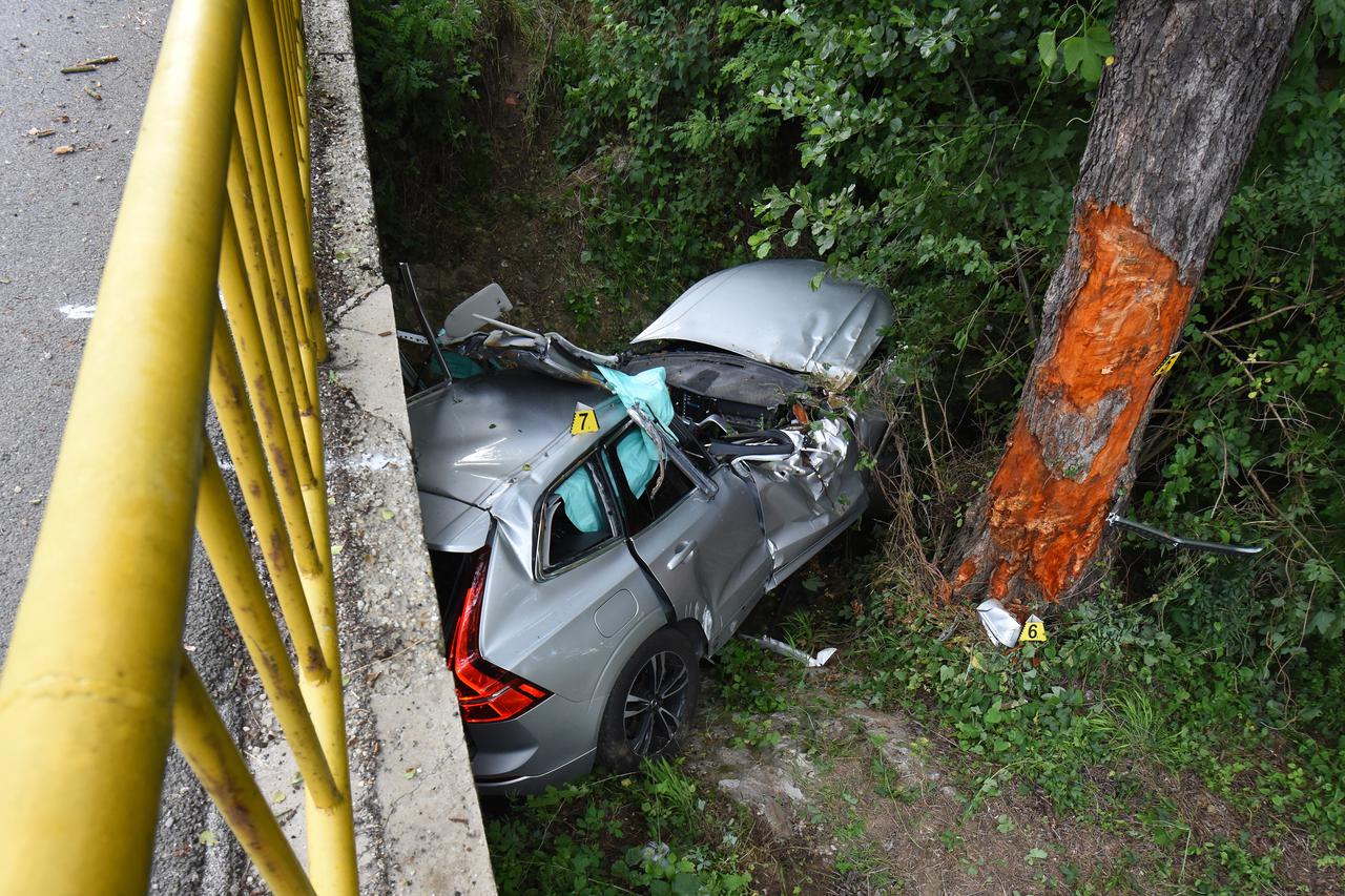 Selnica: U slijetanju automobila s ceste poginuo muškarac