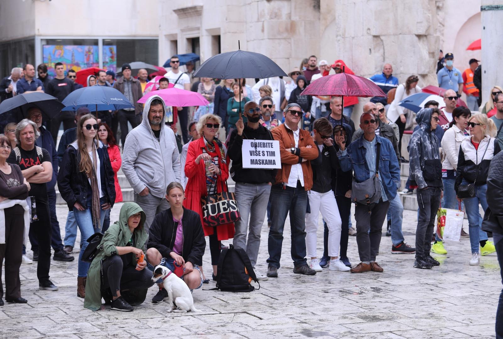 15.05.2021., Split - Na Peristilu odrzan Svjetski prosvjed za slobodu.
Photo: Ivo Cagalj/PIXSELL